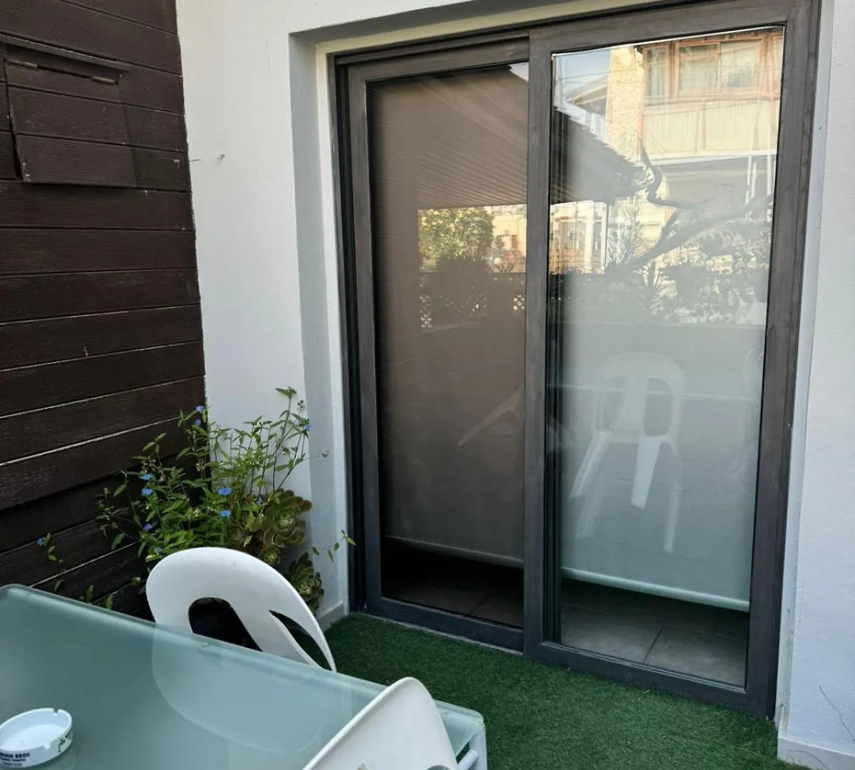 לרנקה Town Centre Suites בית הארחה