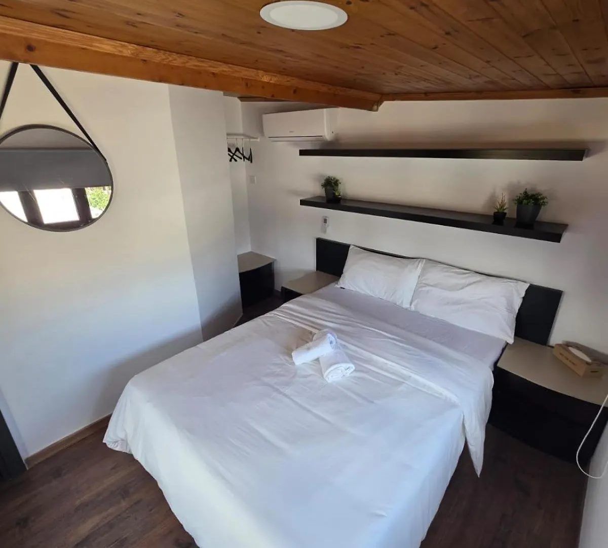 לרנקה Town Centre Suites