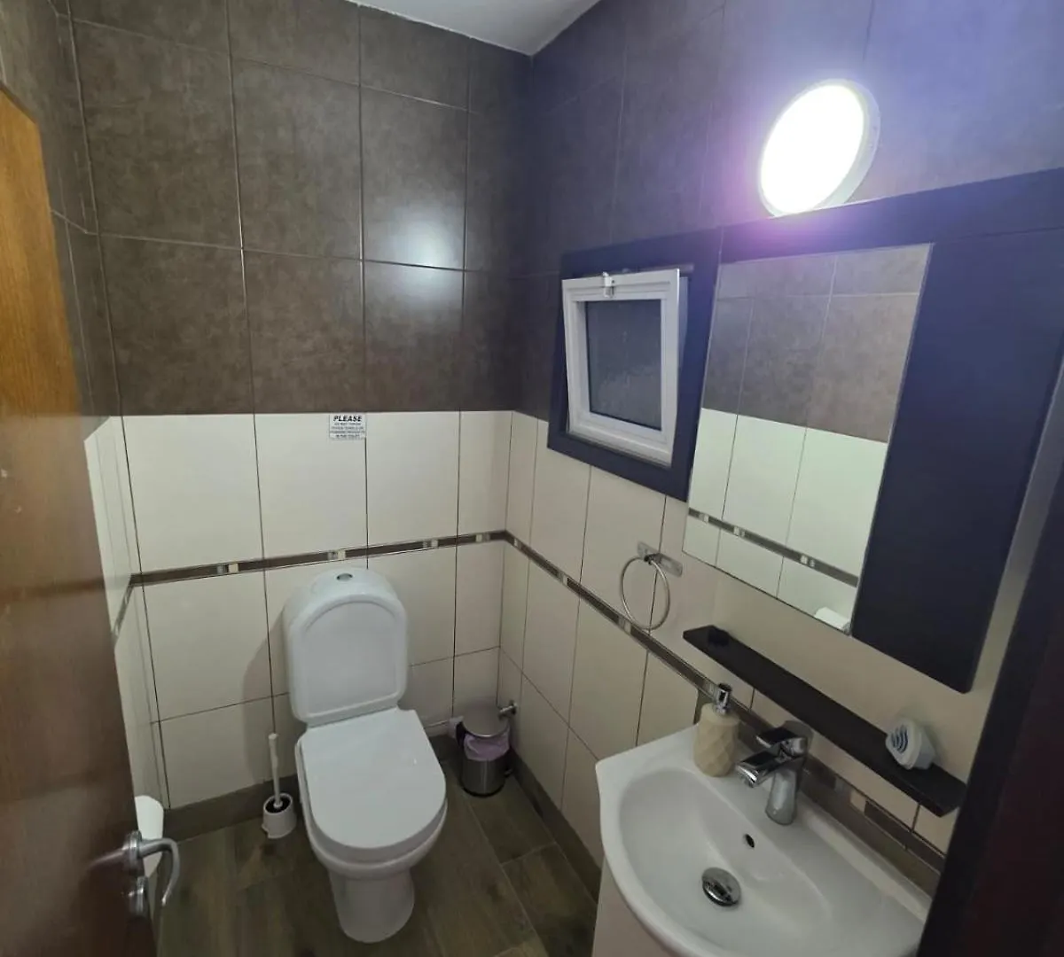 לרנקה Town Centre Suites
