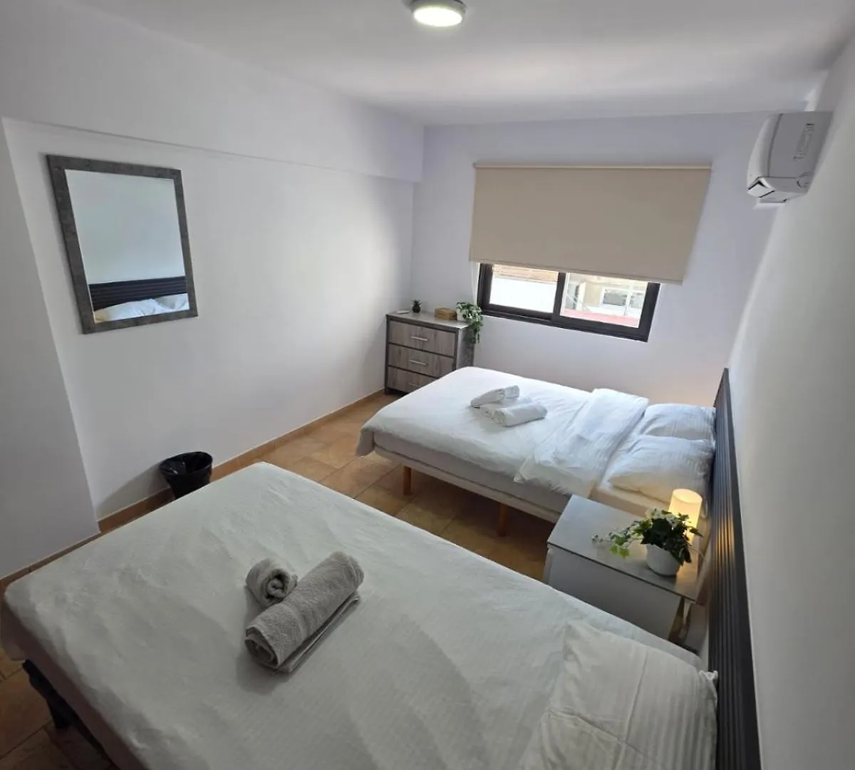 בית הארחה לרנקה Town Centre Suites