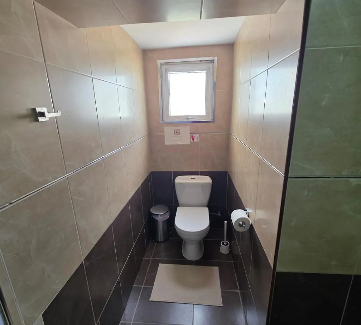 ** בית הארחה לרנקה Town Centre Suites קפריסין